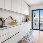 شقة Dream W/pool & Balcony By Lovelystay