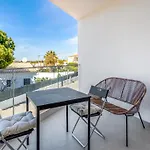 شقة Dream W/pool & Balcony By Lovelystay