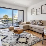 Dream W/pool & Balcony By Lovelystay Apartman *