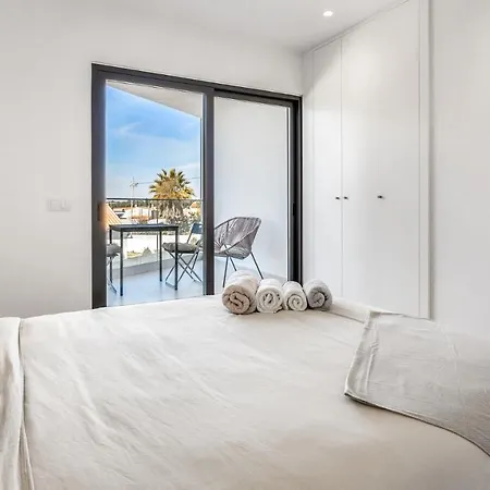 Dream W/pool & Balcony By Lovelystay *